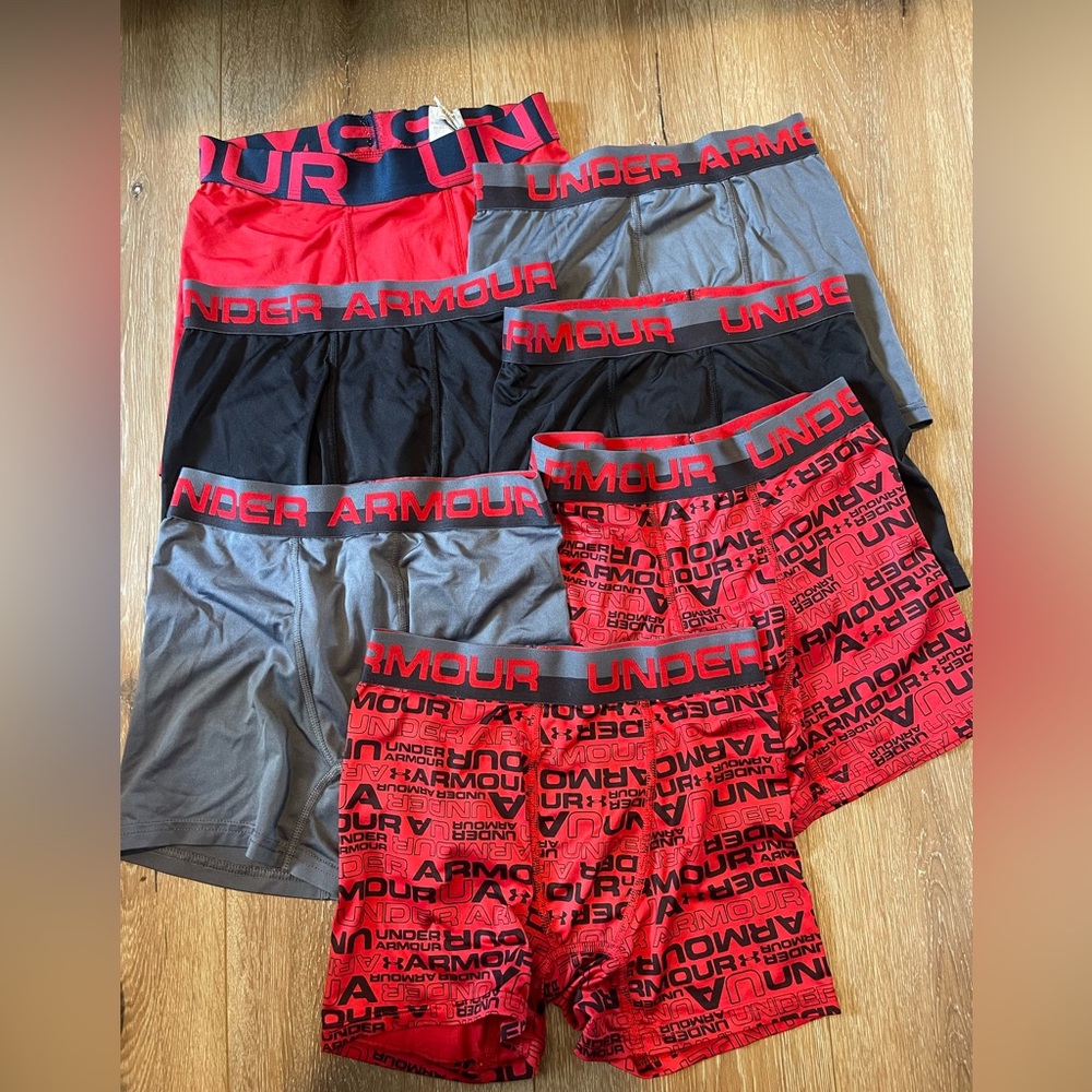 Under Armour Youth medium Boys Boxer Briefs - Red, Black, Gray Collection